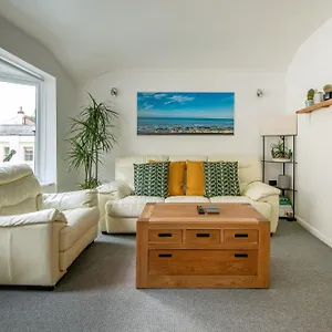 & - Group Or Family Fun , Brighton United Kingdom