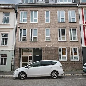 Modern Comfort In The Heart Of Appartamento Bergen